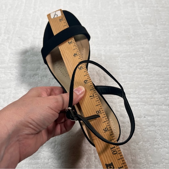 Solanz Comfort black strappy ankle strap heels 8.5 - Picture 7 of 7